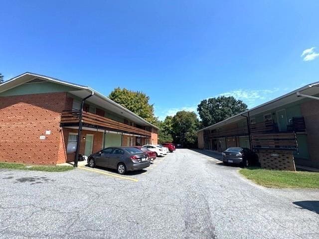 Building Photo - 268 Church St N