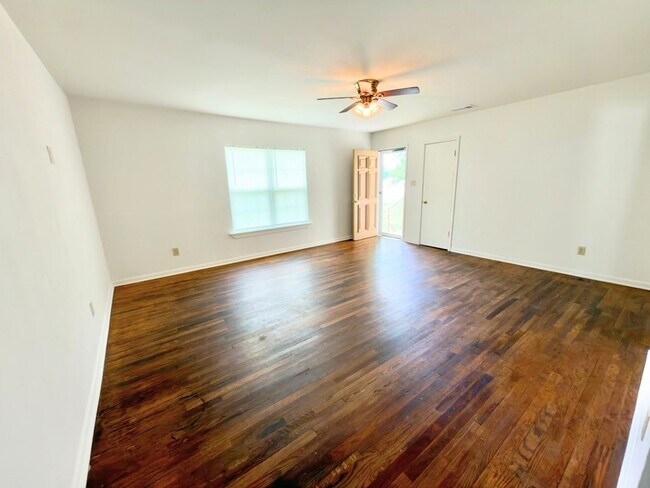 Photo - 102 Ator St