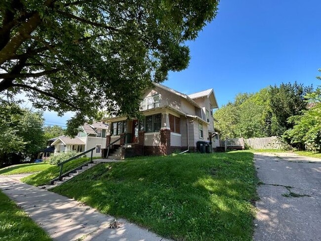 Photo - $1,800 | 3 Bedroom, 2 Bathroom Multi Floor...