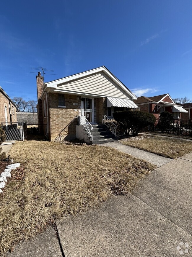 Building Photo - 10729 S Rhodes Ave Rental