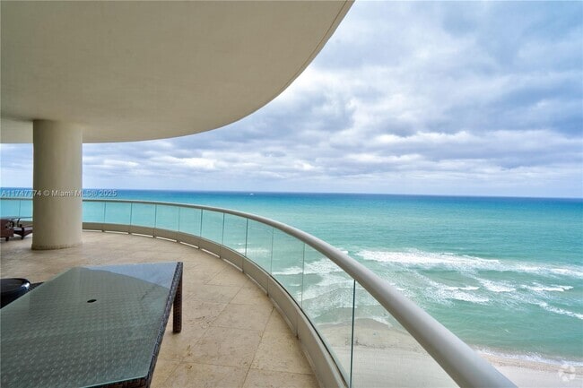 Building Photo - 16047 Collins Ave Rental