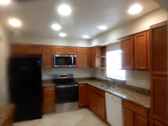 Photo - 1400 Corbett Ln