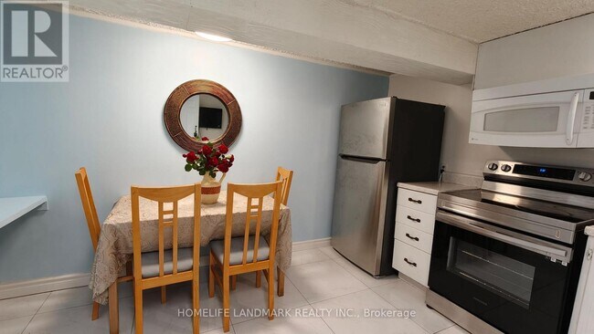 Photo - 385 Marybay Crescent