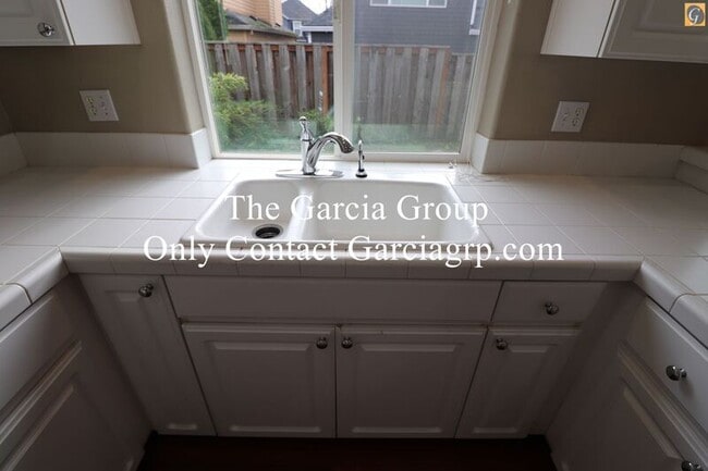 Photo - 6034 Northeast Birch Street