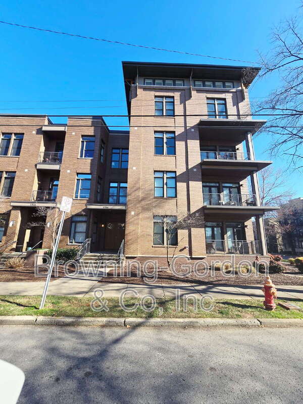 Building Photo - 1706 18th Ave S Unit #211