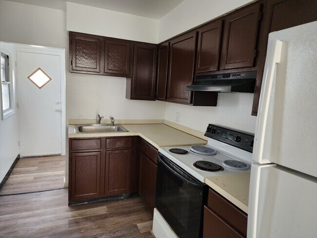 Photo - 203 Porter St