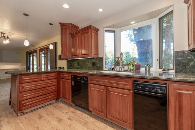 16770 Wild Oak Ct