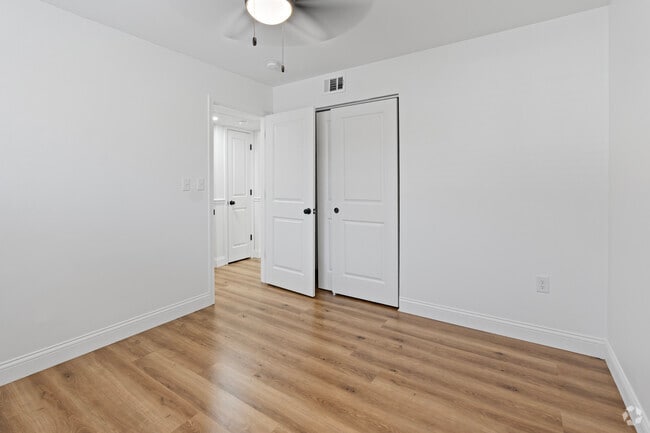 2 BR, 1BA - 900SF - Bedroom
