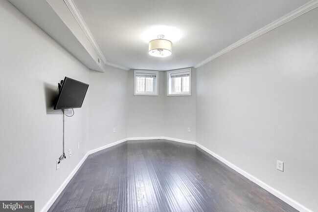 Photo - 1724 21st St NW