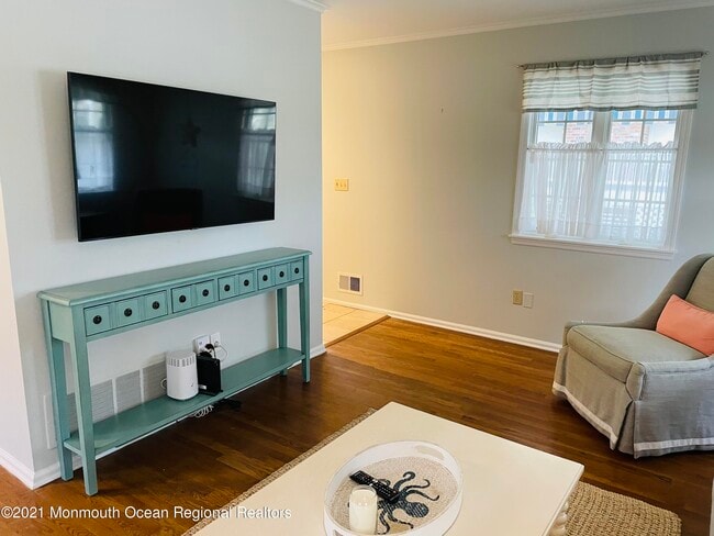 Photo - 506 Monmouth Ave