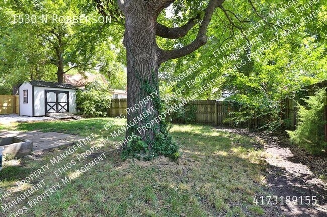 Photo - 1530 N Robberson-