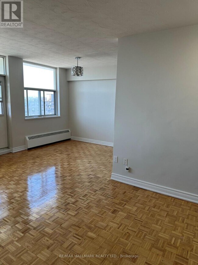 Photo - 2245 Eglinton Ave E Unité 1009