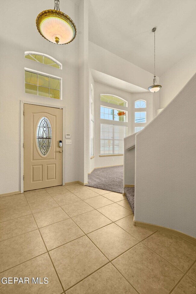 Photo - 6121 Byron St