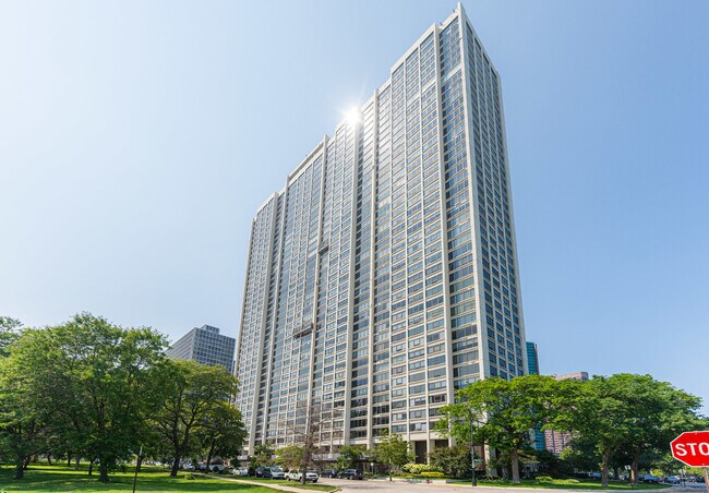 Building Photo - 2800 N Lake Shore Dr Unit 3917 Rental