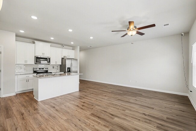 Photo - 6386 Sundowner Pl SW