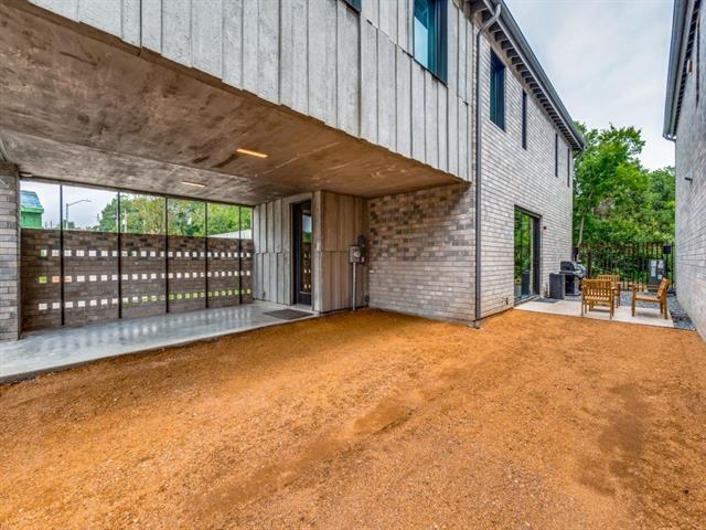 Photo - 905 Blackland Ct