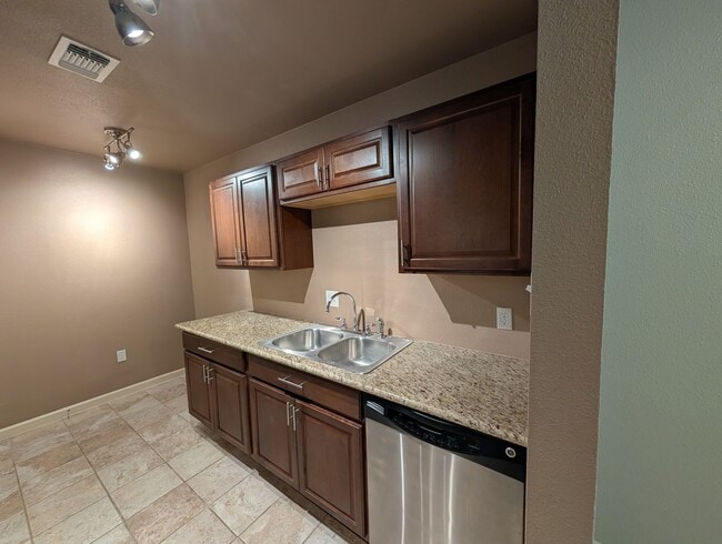 Photo - 2/2 Condo on Lake McQueeny / Waterfront Condos / Boat Slip / Fridge, Washer, Dryer Included / Com...