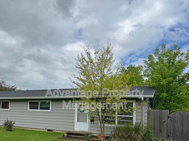 Photo - 1521 NW Kings Blvd House