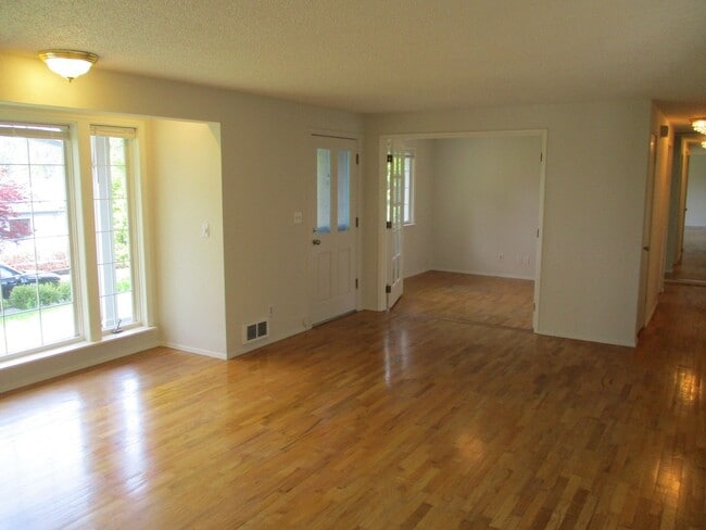 Photo - 3 Bedroom Rambler in Downtown Gig Harbor