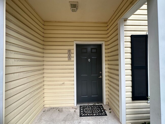Photo - Stylish 2 bed, 2.5 Bath Condo in Magnolia ...