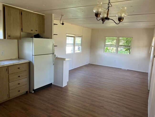 Building Photo - Peaceful 55+ Living – Spacious 3 Bed, 2 Bath Home in Cheney