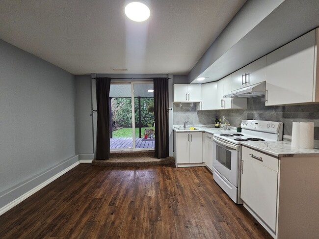 Photo - 46084 Clare Ave