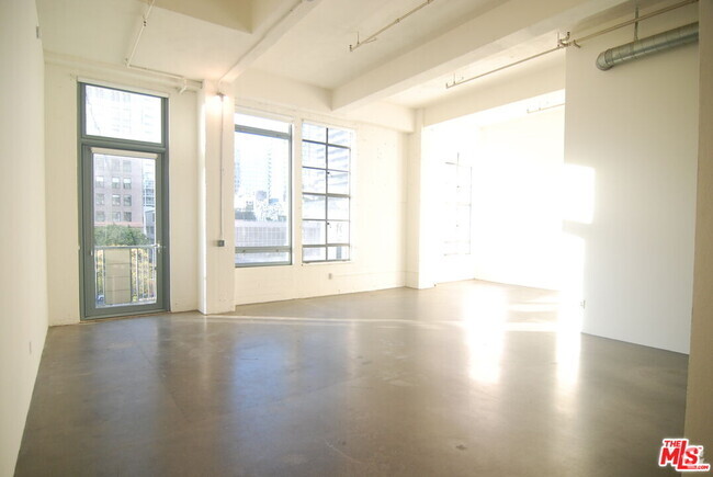 Building Photo - 849 S Broadway Unit 310 Rental