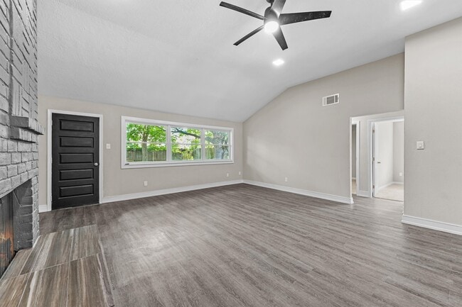 Photo - 16026 Beechnut St