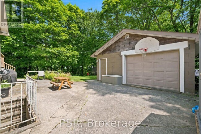 Photo - 531 Rodd Ave