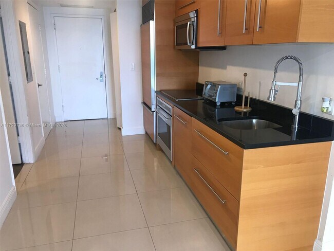 Photo - 475 Brickell Ave