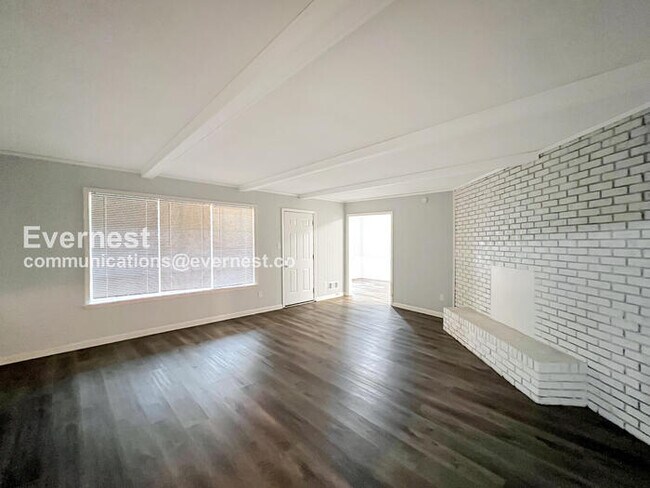 Photo - 3129 Domar St