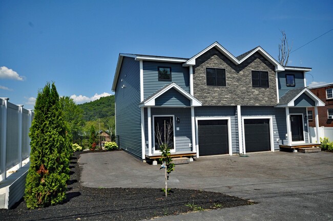 Photo - 40 Beech St Townhome