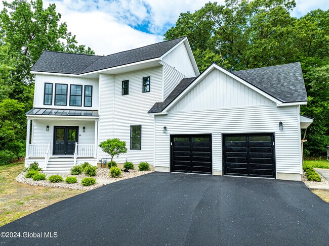 Photo - 118 Old Niskayuna Rd