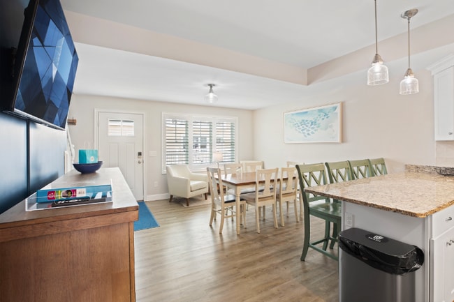 Photo - 128 Ashworth Ave Unit 313