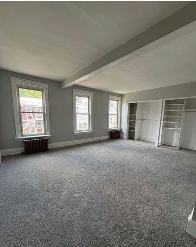 Building Photo - 405 E Market St Unit #B