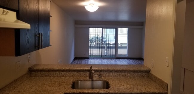 Photo - 654 Vernon St Unidad 6