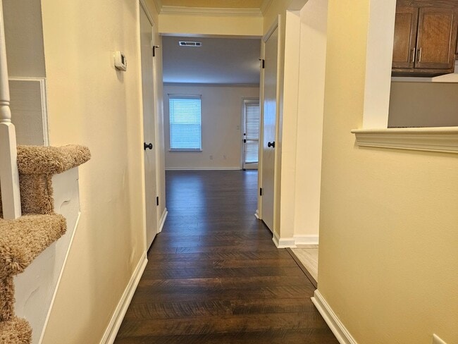 Photo - 546 Hollomon Dr