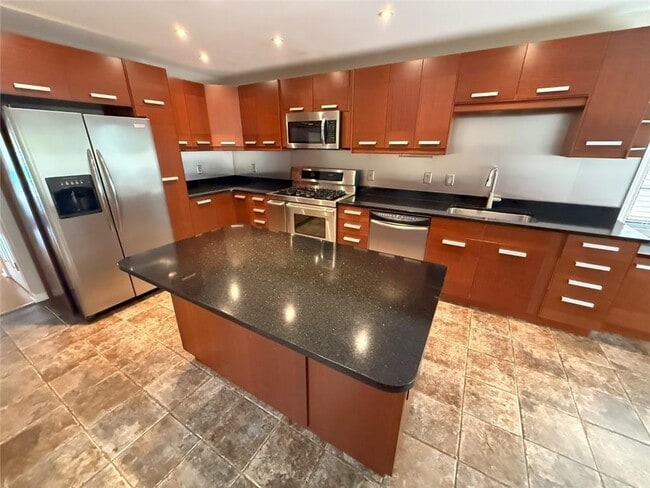 Photo - 290 Sweetwater Trce