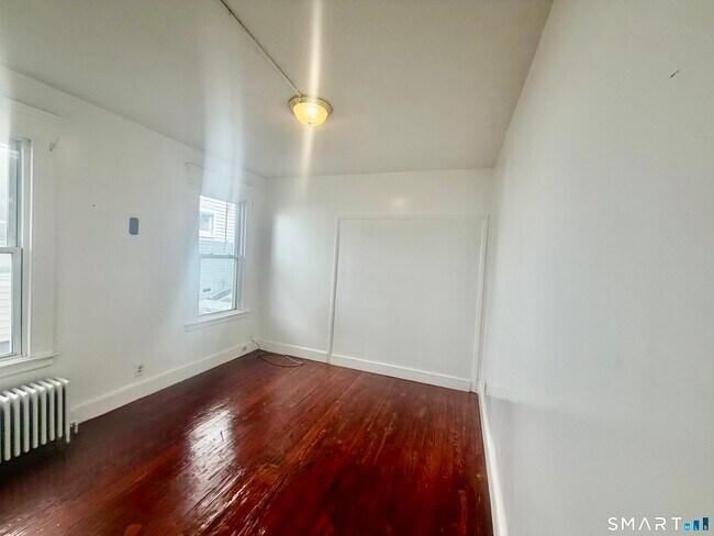 152 Sheffield Ave