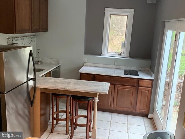 Building Photo - 14915 River Rd Rental