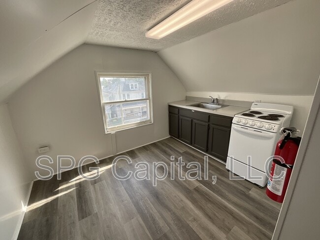 Photo - 58 E Stevens St