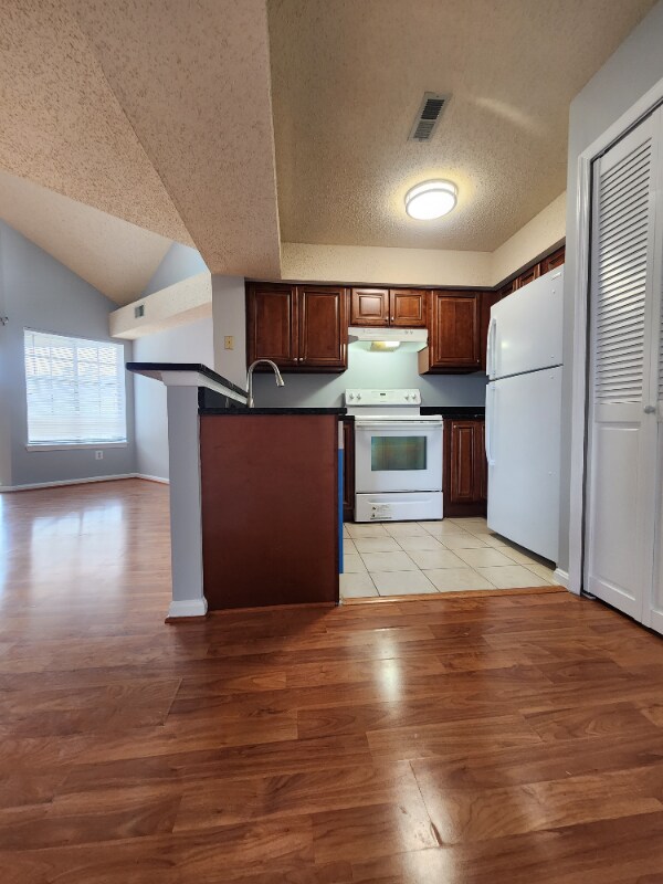 Photo - 14102 William St