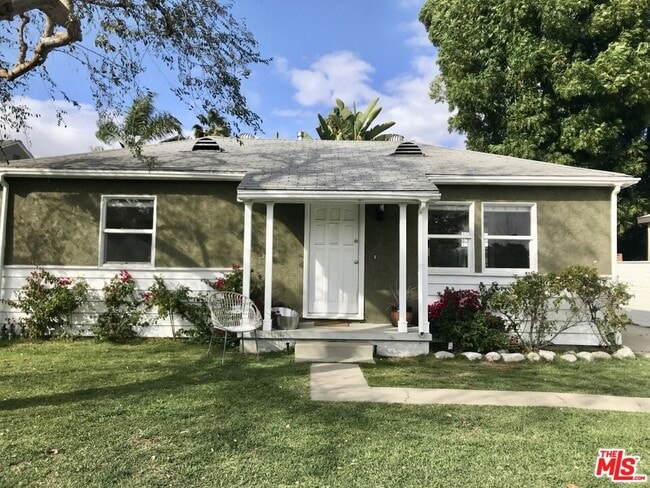 Photo - 15227 Valleyheart Dr Casa