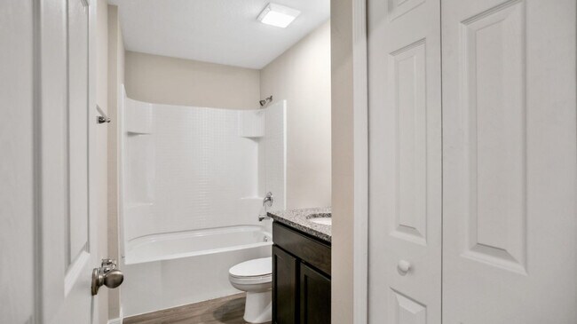 Photo - 432 NE Juanita Ct