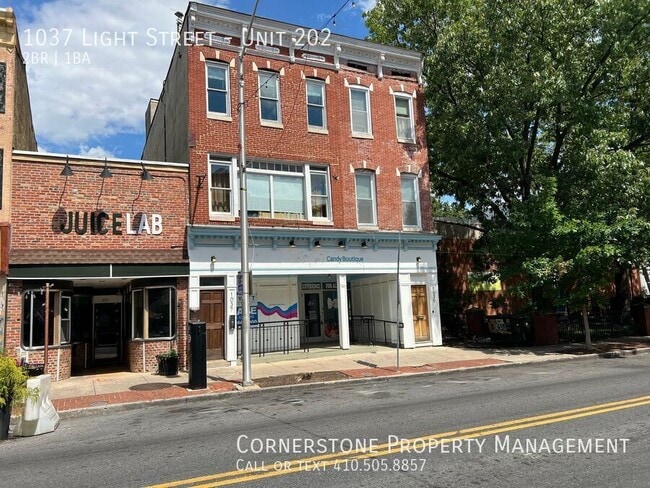 Building Photo - 1037 Light St Unit 202