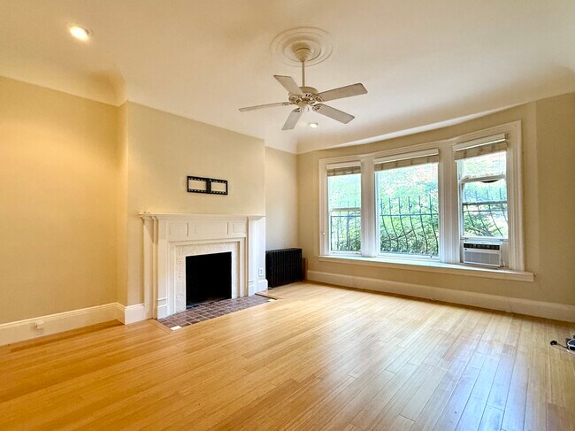 Building Photo - 330 Dartmouth St Unit 1B Rental