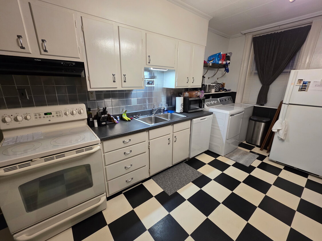 Photo - 215 W Burnett Ave (Louisville, KY)