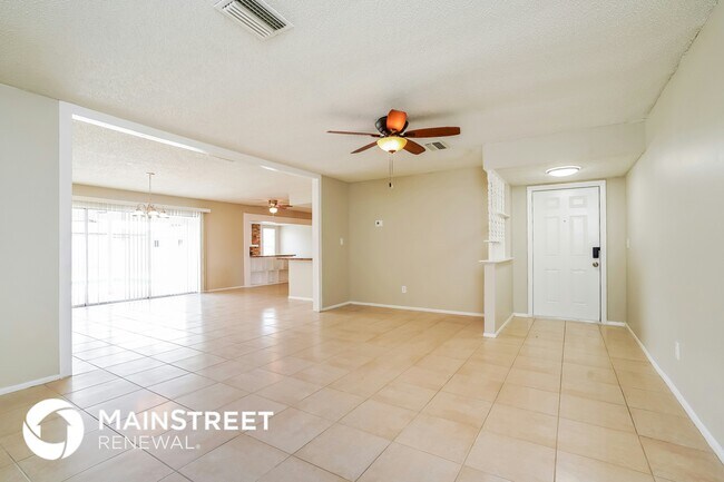 Photo - 605 SE 35th St