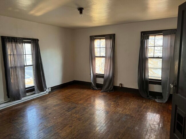 Photo - 27 Robinson St Unit 2F