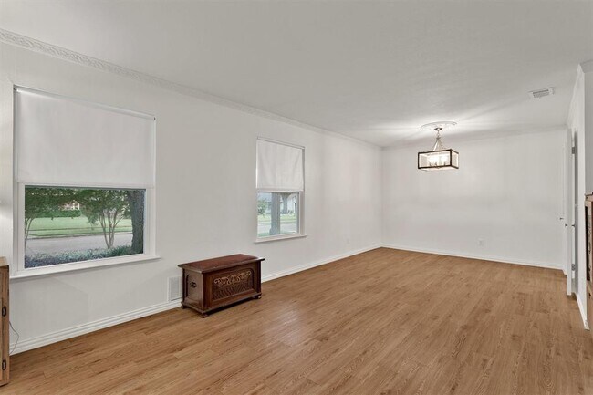 Photo - 1760 Mapleton Dr